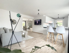 Impeccable 2-Bed House in Albesti